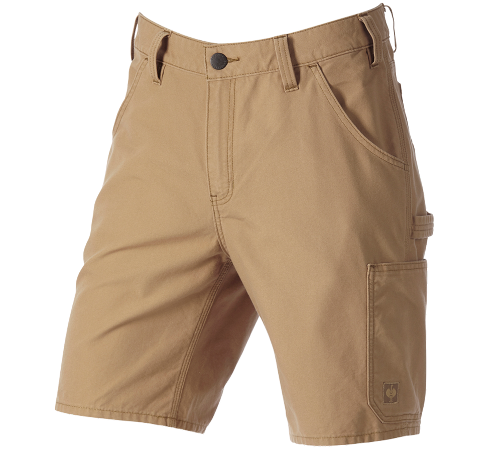 Beklædning: Shorts e.s.iconic + mandelbrun