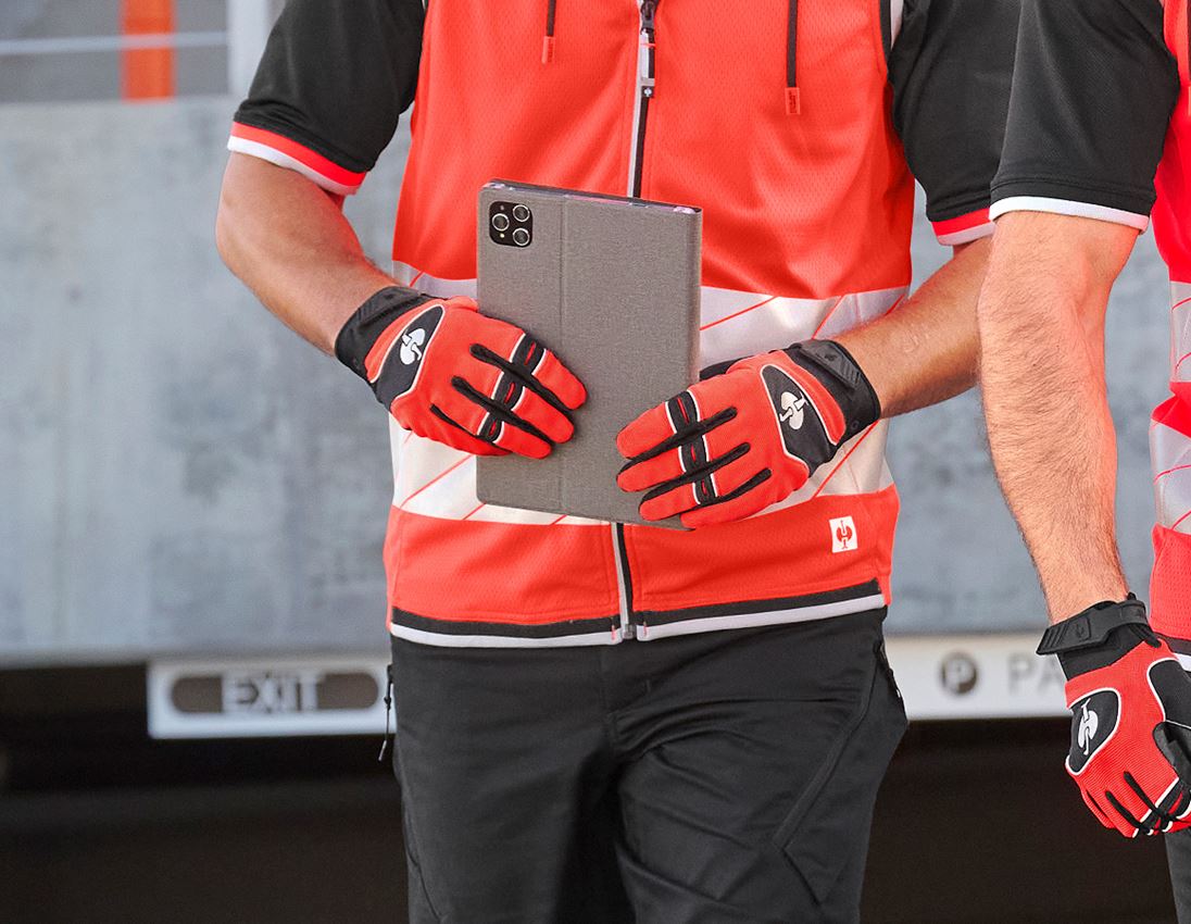 Topics: Gloves e.s.ambition + black/high-vis red 3