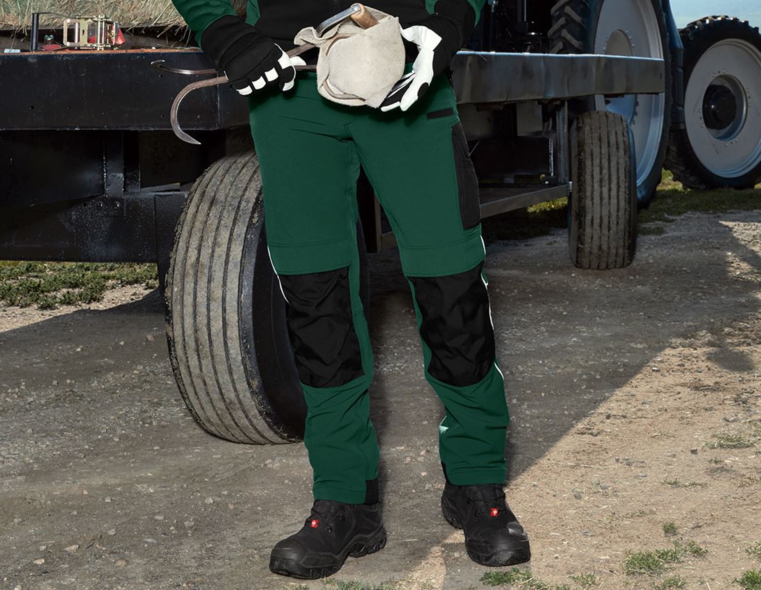 Joiners / Carpenters: Functional trousers e.s.dynashield + green/black