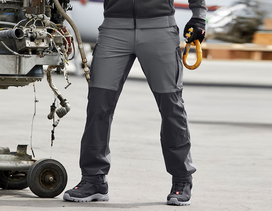 Joiners / Carpenters: Functional cargo trousers e.s.dynashield + cement/graphite 1