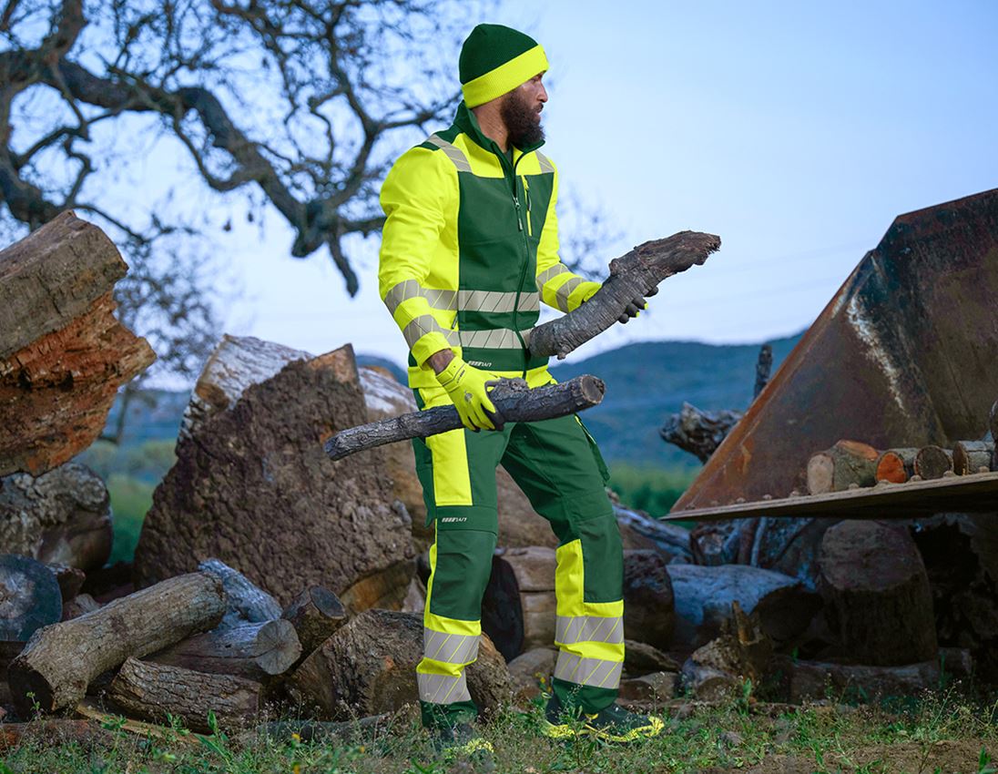 Clothing: High-vis softshell jacket e.s.motion 24/7 + green/high-vis yellow 5