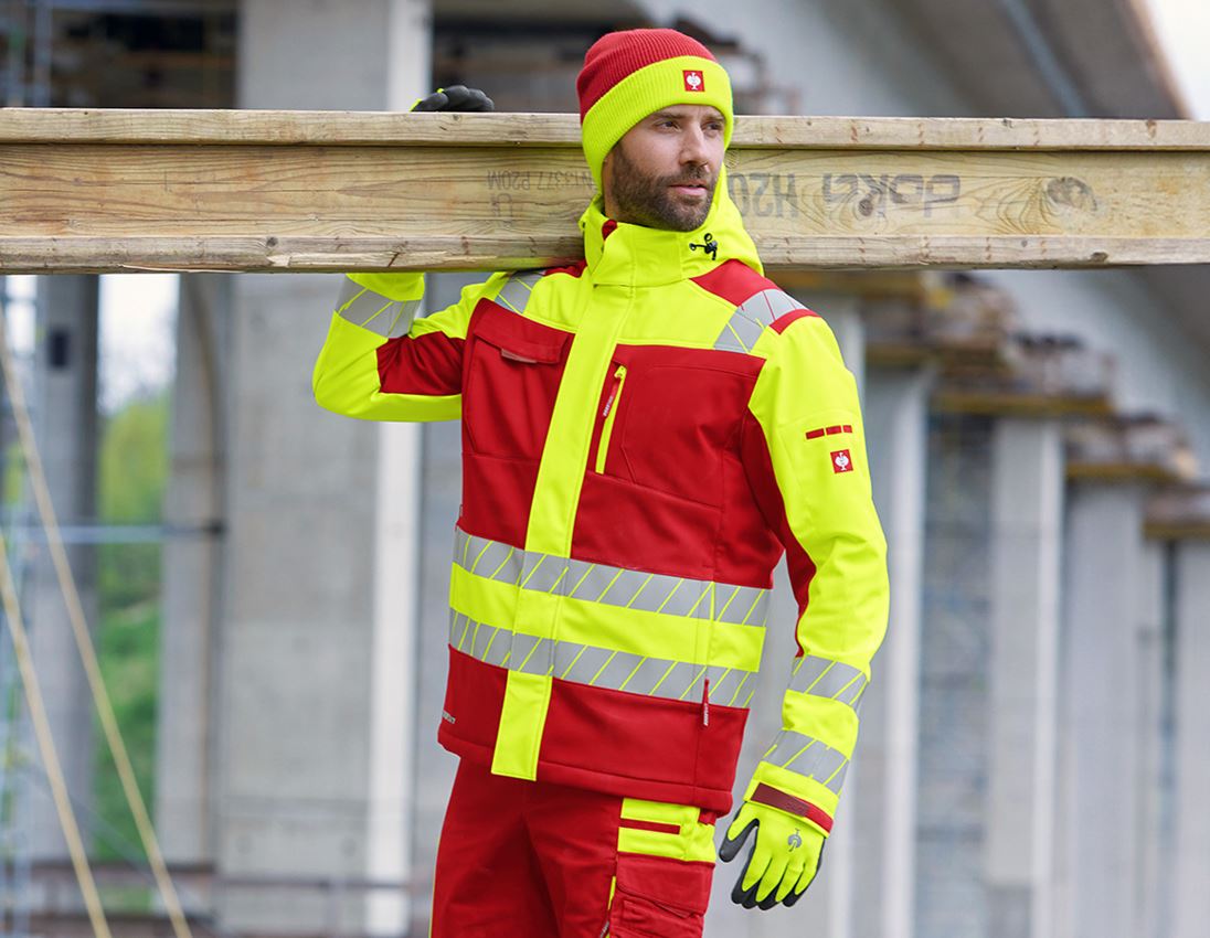 Clothing: High-vis winter softshell jacket e.s.motion 24/7 + red/high-vis yellow