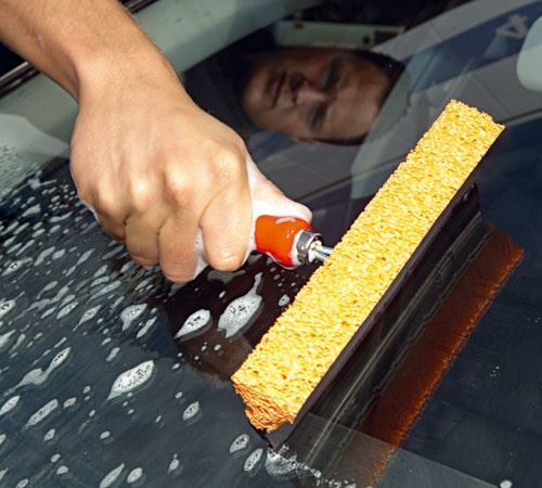 Fugtrengøring | Vådrengøring: Vinduesvasker til bilen
